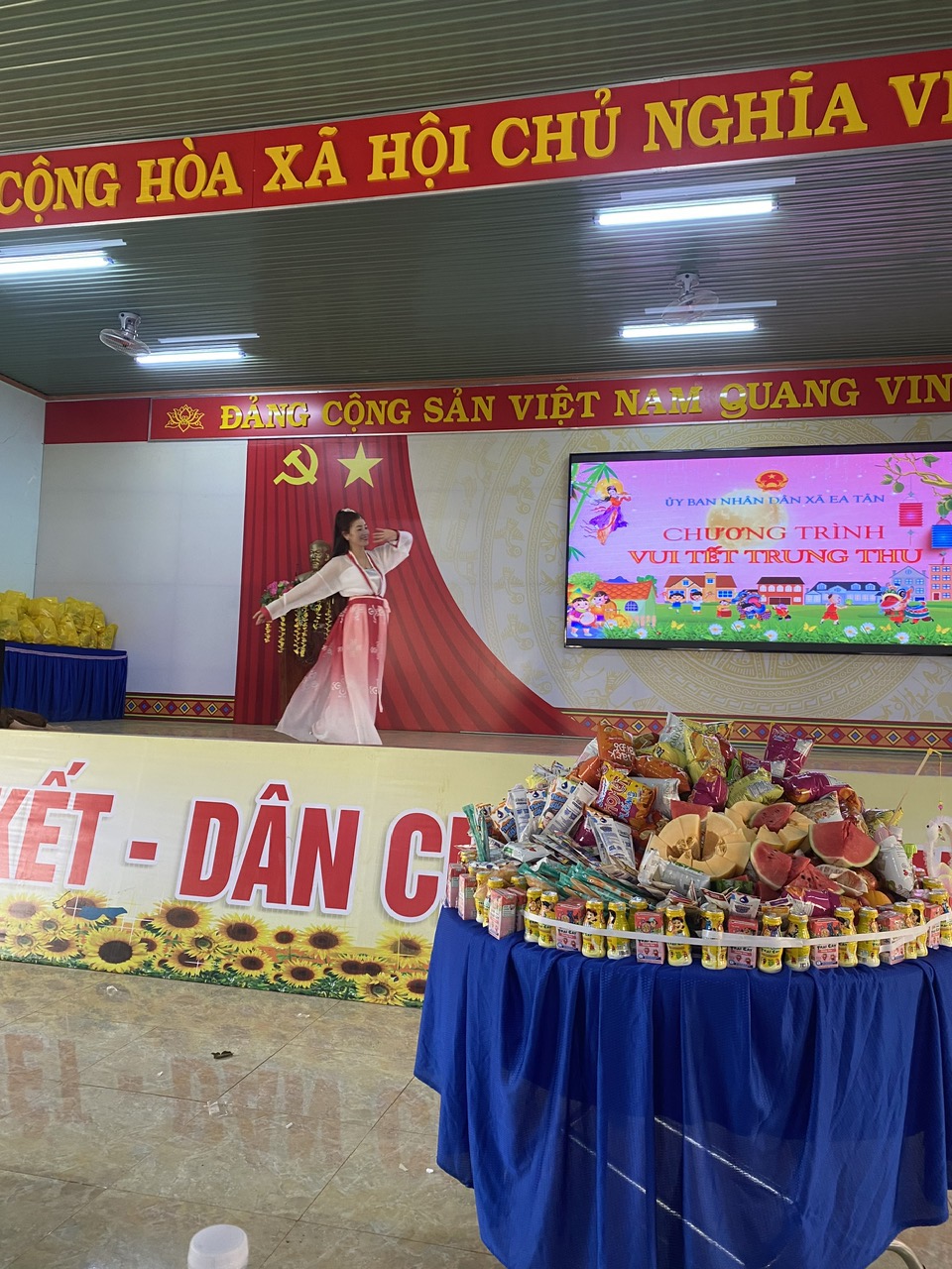 CHI HANG TRUNG THU